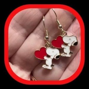 New Adorable Valentines Day Enamel Snoopy ❤️ Love Earrings